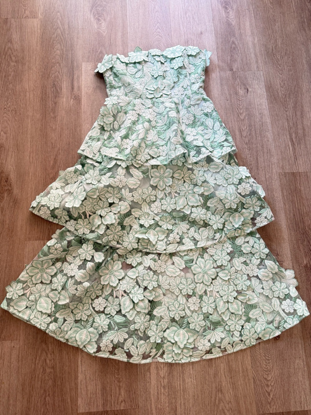 elliatt roseate green 3d floral lace applique strapless tiered maxi dress large - Picture 8 of 14